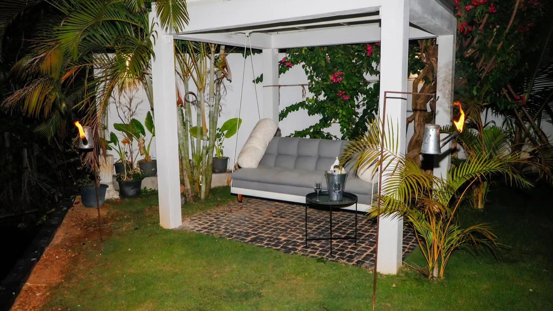 Agandau House Bed & Breakfast Negombo 0*,