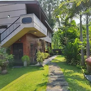 Bed & Breakfast Edwin's Airport Garden, Negombo